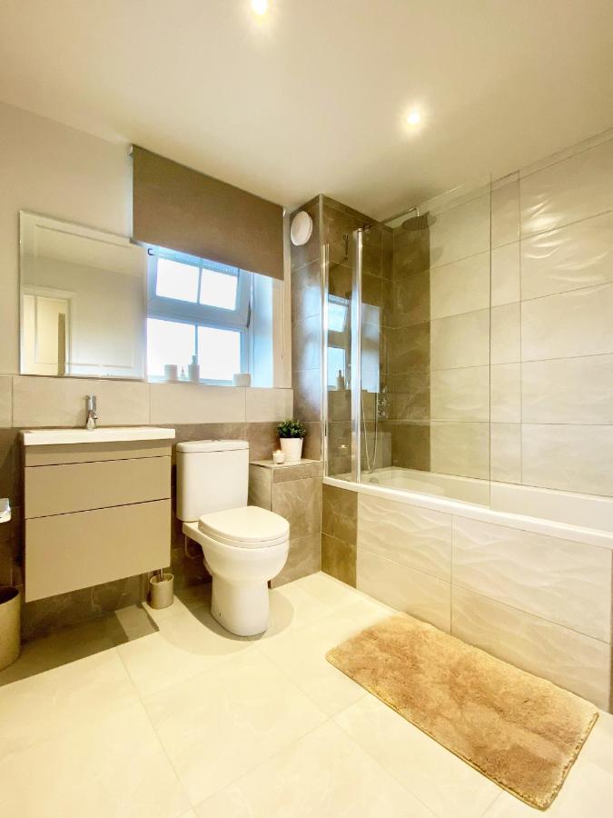 Perfect Central Location- 5 Minutes From Tower Bridge ! 8 Minutes Walk From Tube ロンドン エクステリア 写真