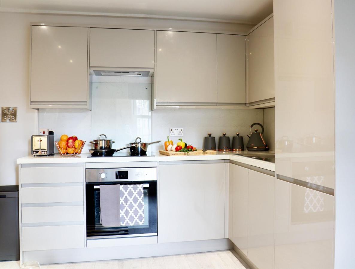 Perfect Central Location- 5 Minutes From Tower Bridge ! 8 Minutes Walk From Tube ロンドン エクステリア 写真