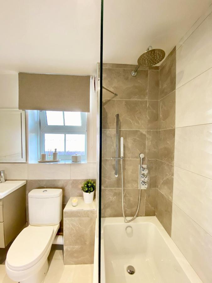 Perfect Central Location- 5 Minutes From Tower Bridge ! 8 Minutes Walk From Tube ロンドン エクステリア 写真